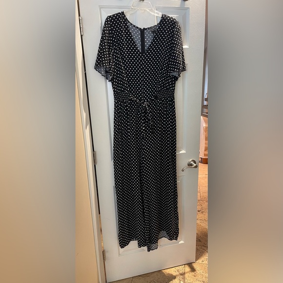 Polka Dot Short Sleeve V-Neck 2X Jumpsuit Romper wide Leg - Black - Picture 6 of 7